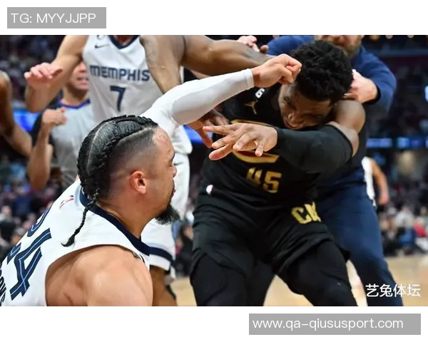 詹姆斯与狄龙交锋历史回顾常规赛胜率略高季后赛竞争激烈 詹姆斯与狄龙交锋历史回顾常规赛胜率略高季后赛竞争激烈