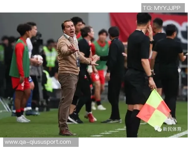 邓弗里斯换下后不满情绪引发齐沃支持愤怒球员的观点