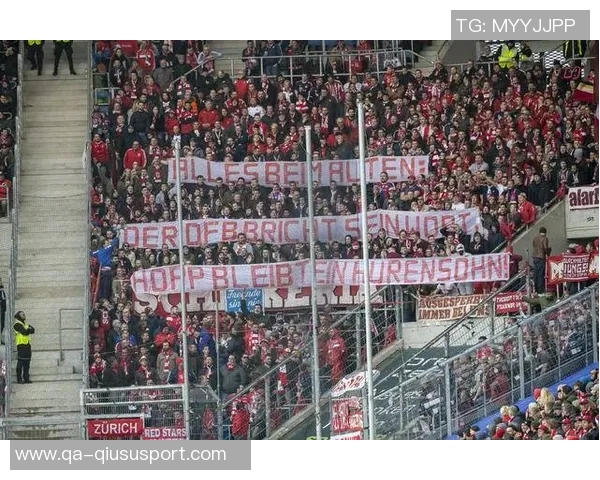 欧足联对拜仁处以罚款并关闭看台因极端球迷燃放烟花事件